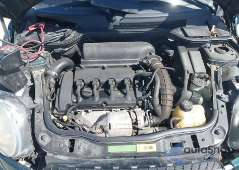 2010 Mini Cooper S из США, поврежденный, VIN WMWMF7C59ATZ72404